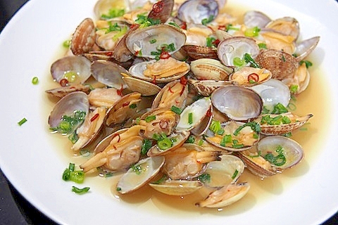 の 酒 蒸し アサリ 失敗しないあさりの砂抜き法はこれ！【鮮魚店直伝】簡単レシピ付き