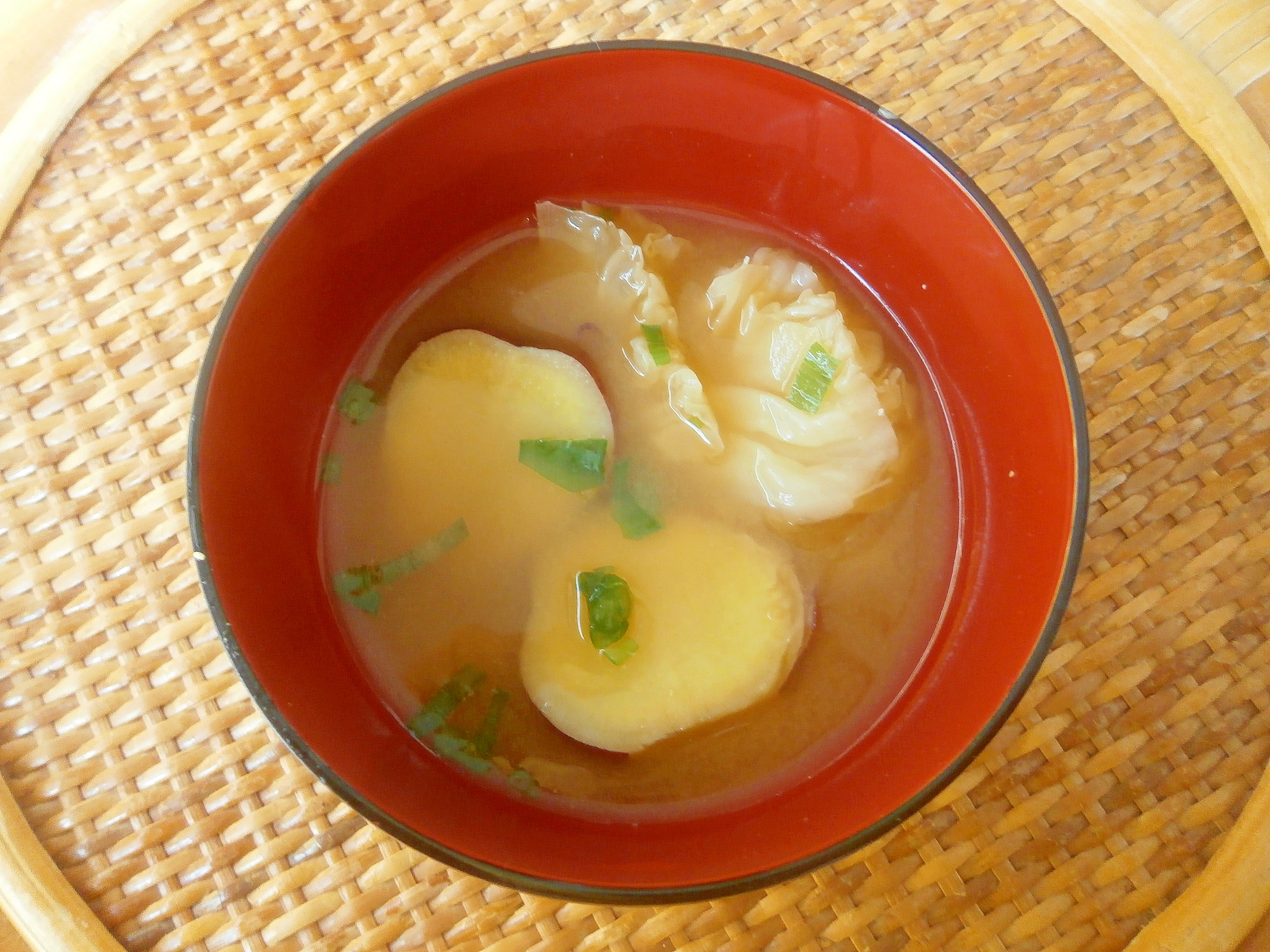 キャベツ・さつまいもの味噌汁