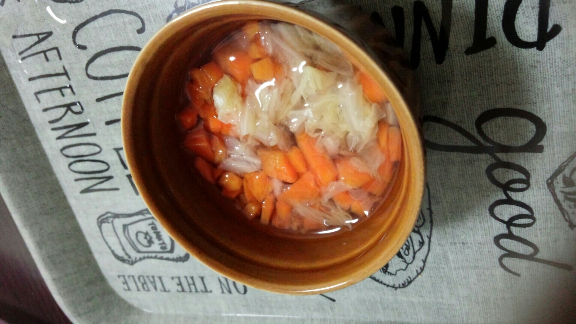 【離乳食中期】白菜と人参のスープ