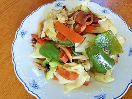 肉の代わりに竹輪を入れた　野菜炒め