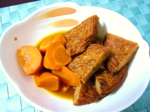 にんじんとさつま揚げの煮物