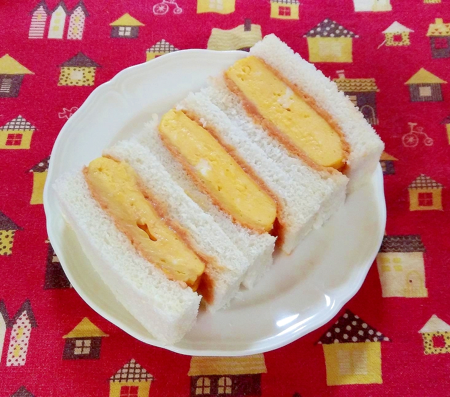 オーロラソースの厚焼き卵サンドイッチ