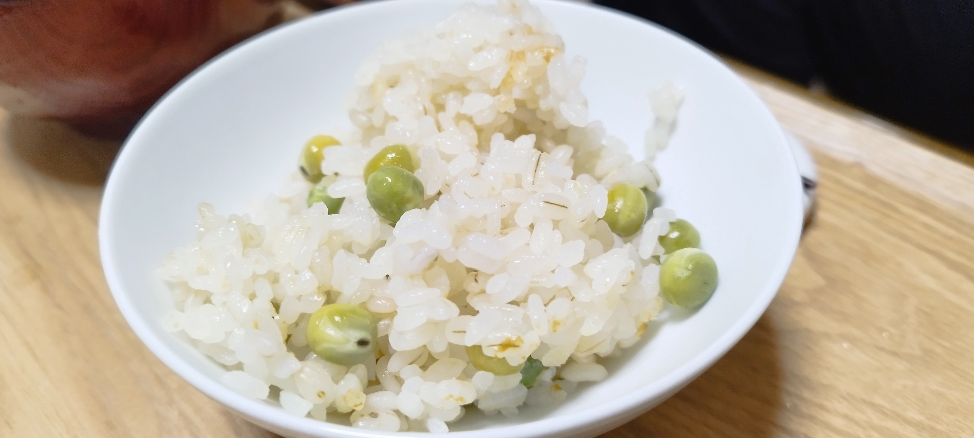 米が高いので、色々混ぜた豆ご飯
