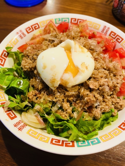 台湾まぜうどん　卵黄のせ