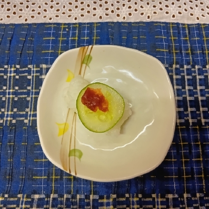 野菜寿司（きゅうり×梅干し）