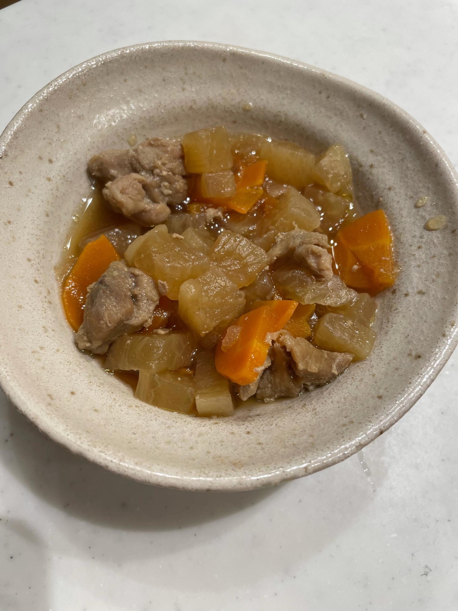 作り置きに持ってこい！鶏肉と大根の煮物