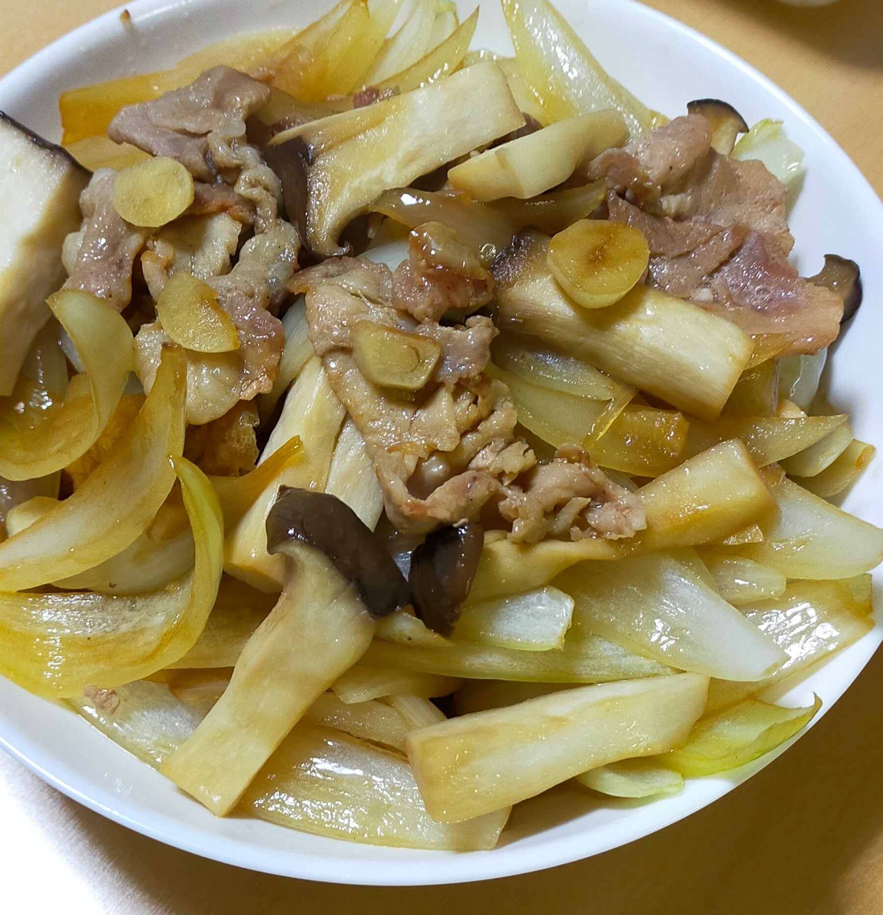 豚肉とエリンギのにんにく炒め