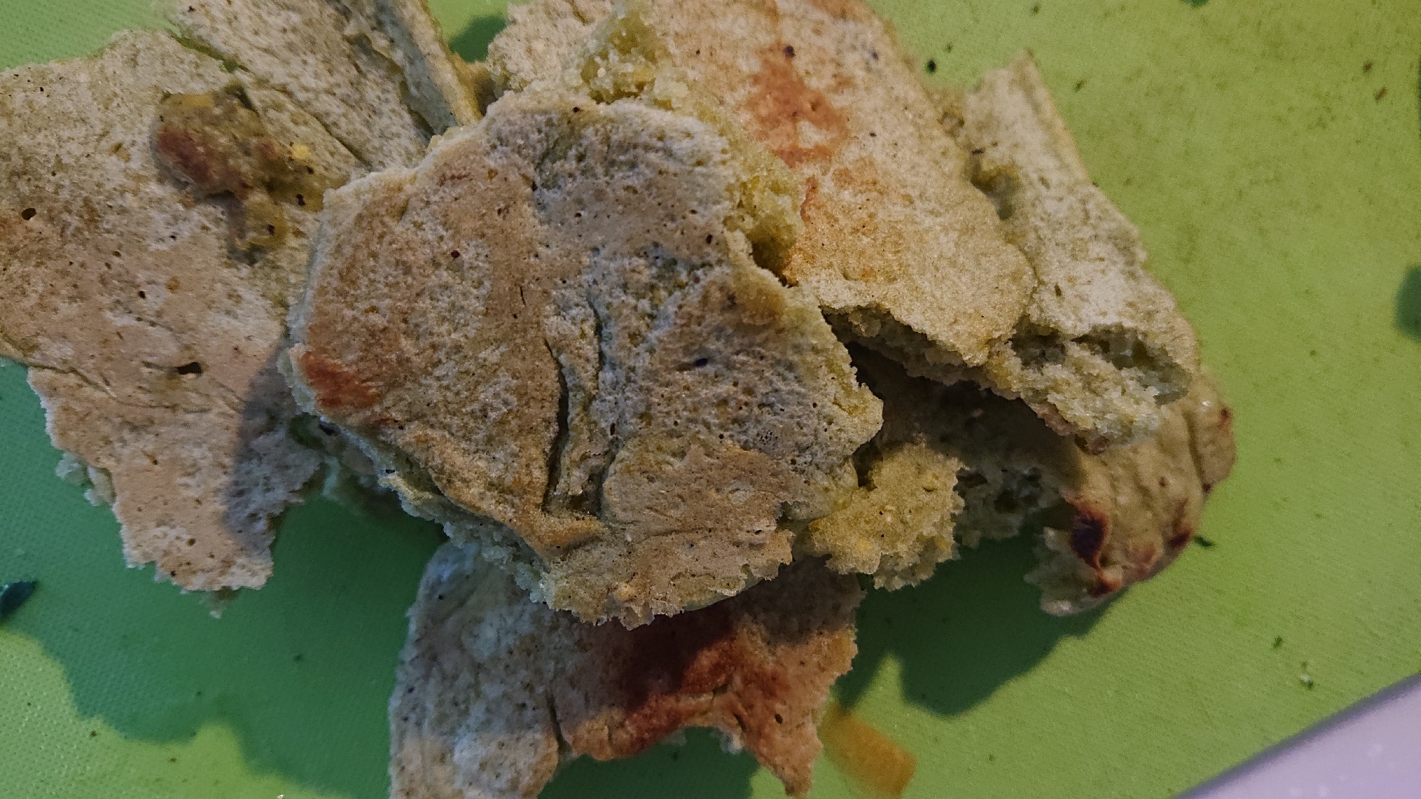 コーングリッツの蜂蜜青汁パンケーキ