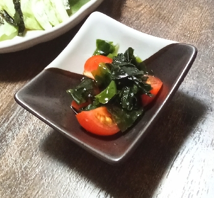 柚子の風味♪わかめトマト和え