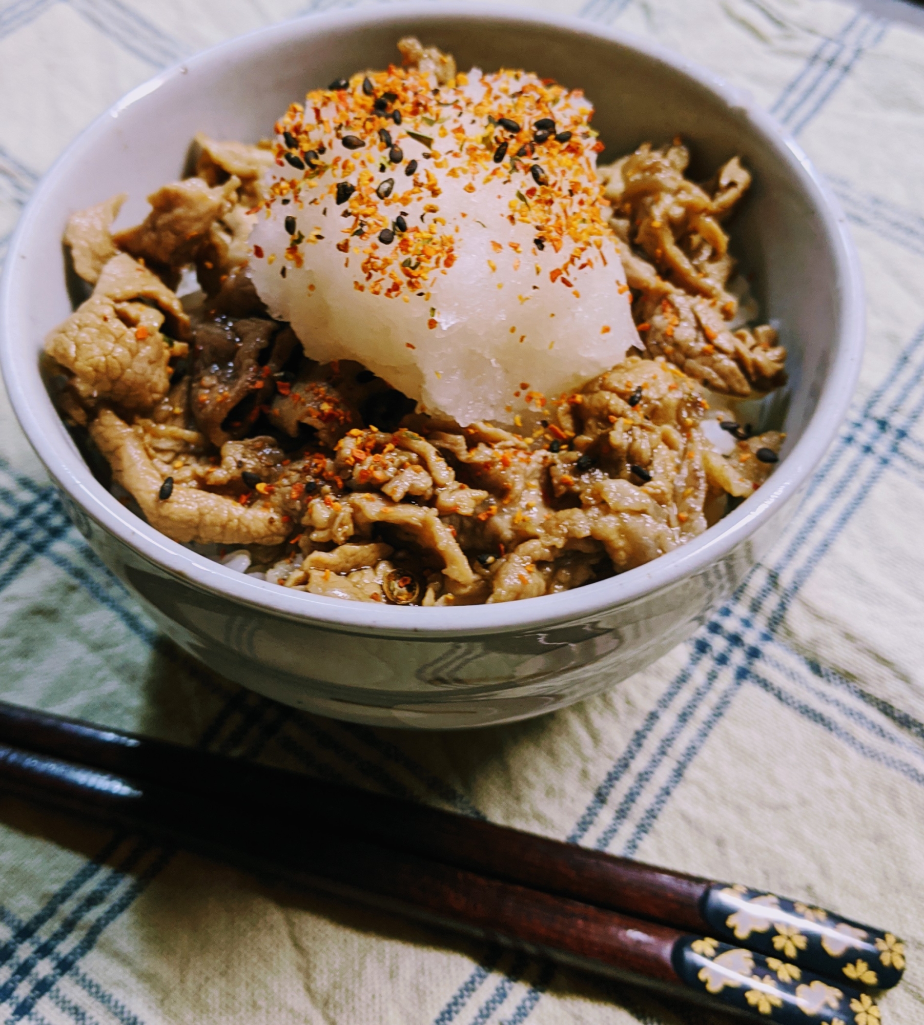 豚肉のみぞれ丼　〜柚子胡椒唐辛子がけ〜