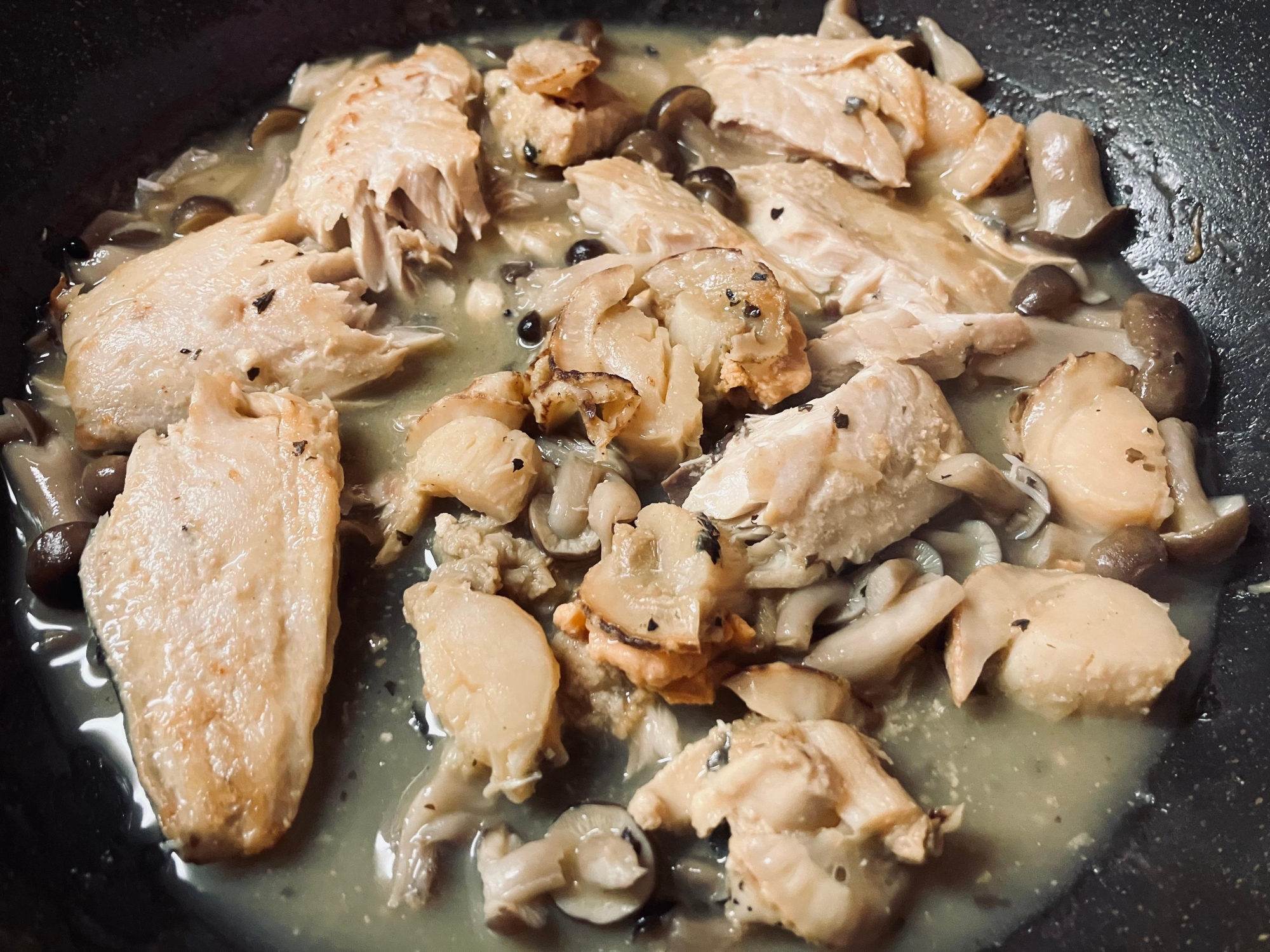 サバとホタテのアクアパッツァ