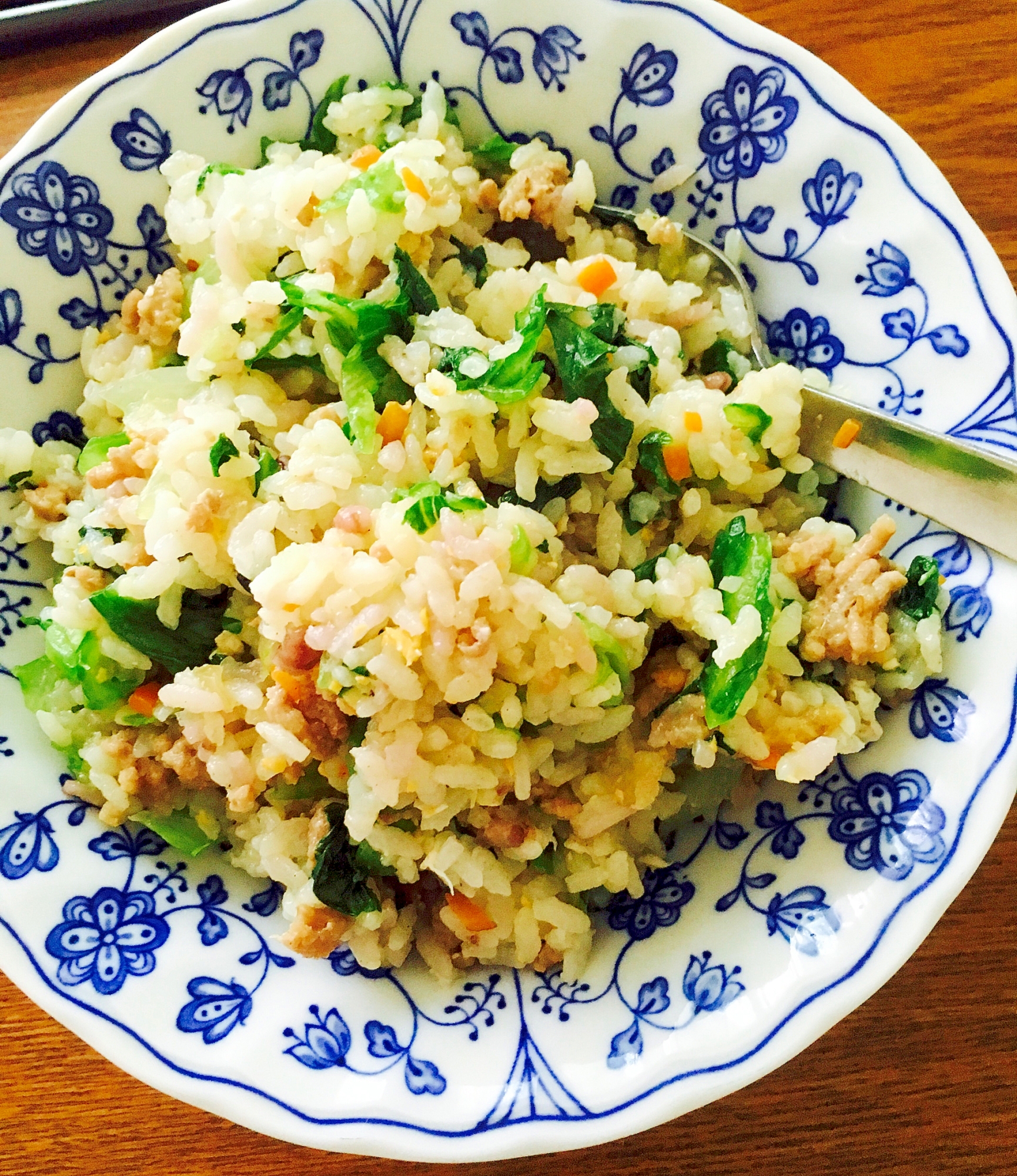 豚ひき肉入りのレタスチャーハン