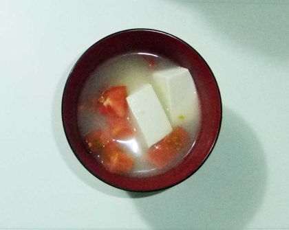 簡単トマト味噌汁