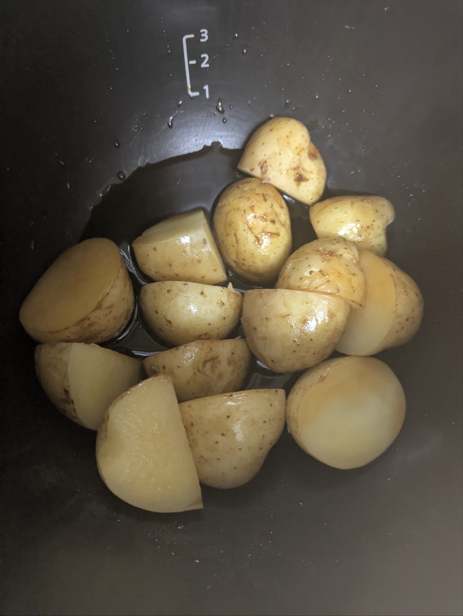 新じゃがの煮物〜ホットクック〜
