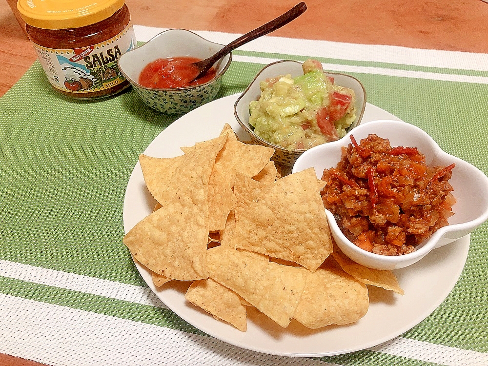 簡単 お手軽 ナチョス 2種類のソースと共に レシピ 作り方 By きくけんblog 楽天レシピ