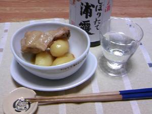 ニンニクたっぷり鶏手羽元肉じゃが