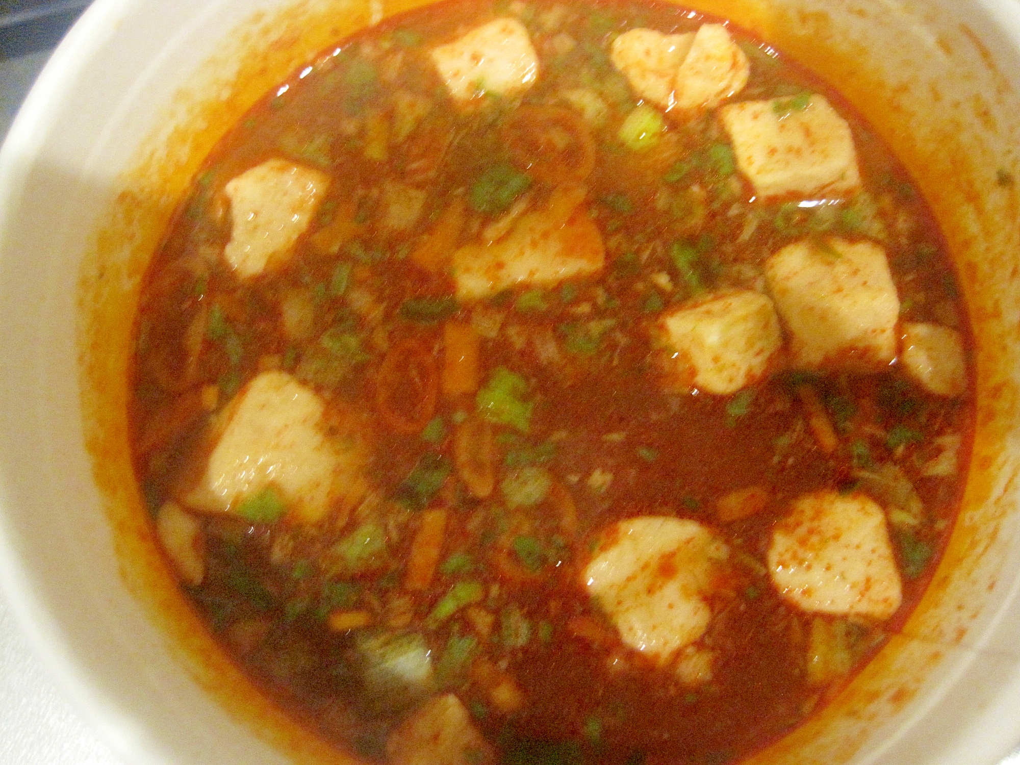 豆腐とねぎの赤味噌スープ