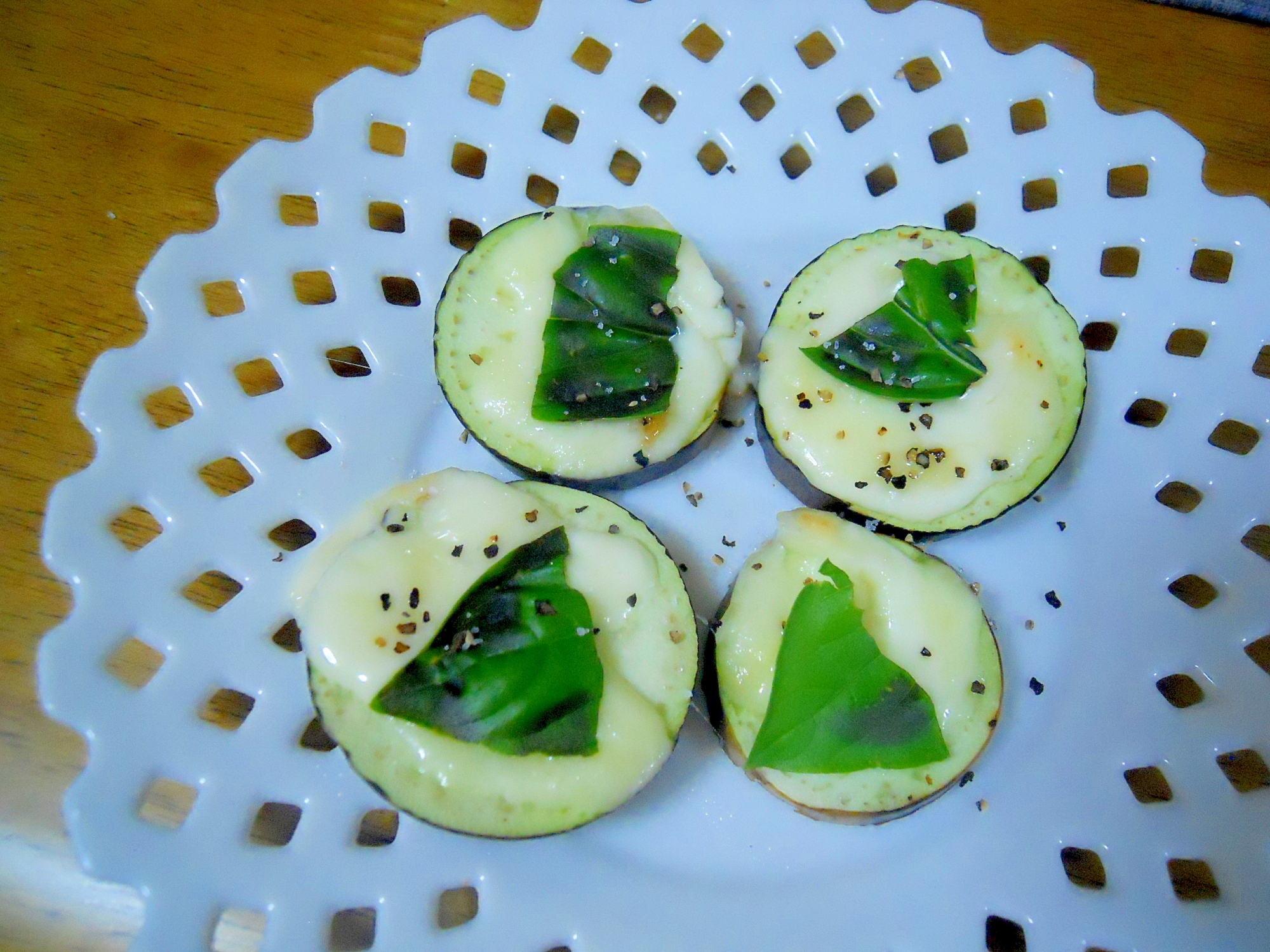 トースターで簡単に☆茄子とチーズのバジル焼き