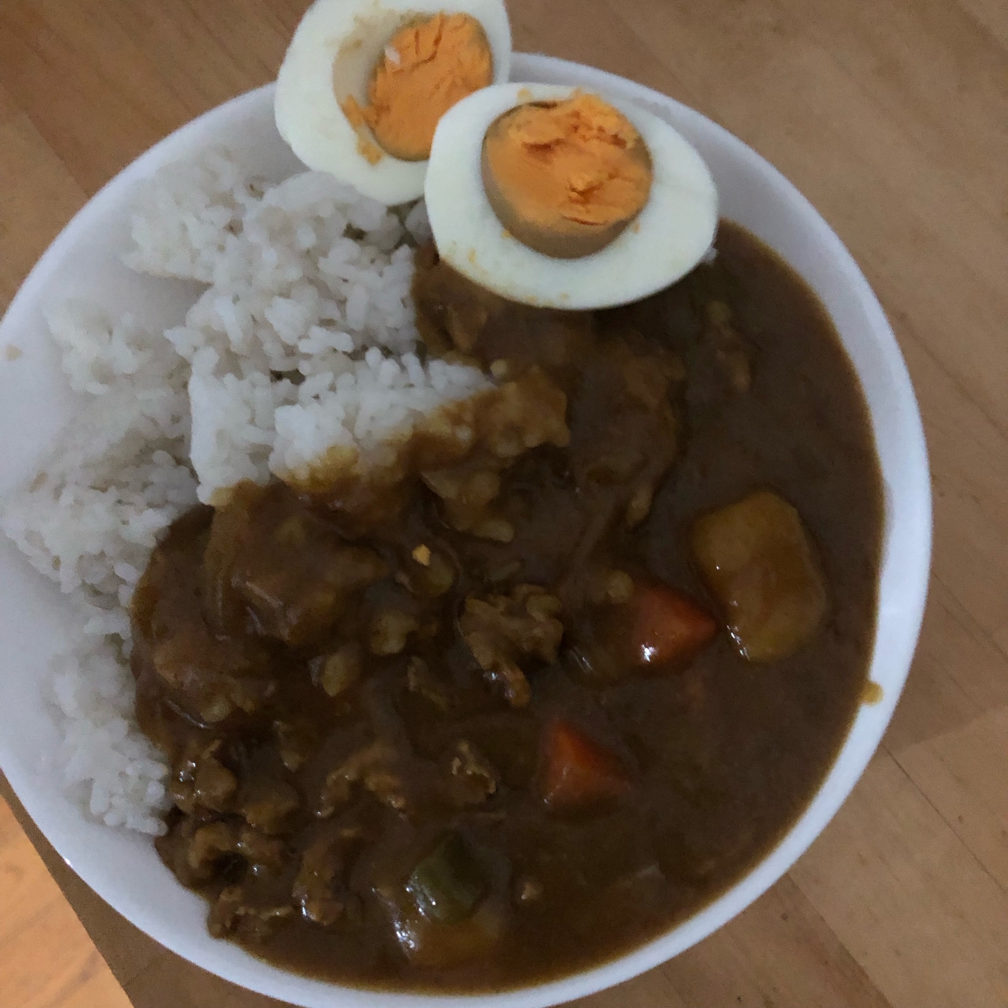 ゆで卵のせカレー