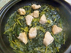 【タジン鍋レシピ】ささみと小松菜のオイル蒸し