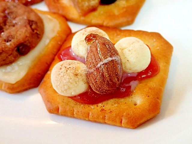 ピーチメルバと卵ボーロとアーモンドの焼きクラッカー