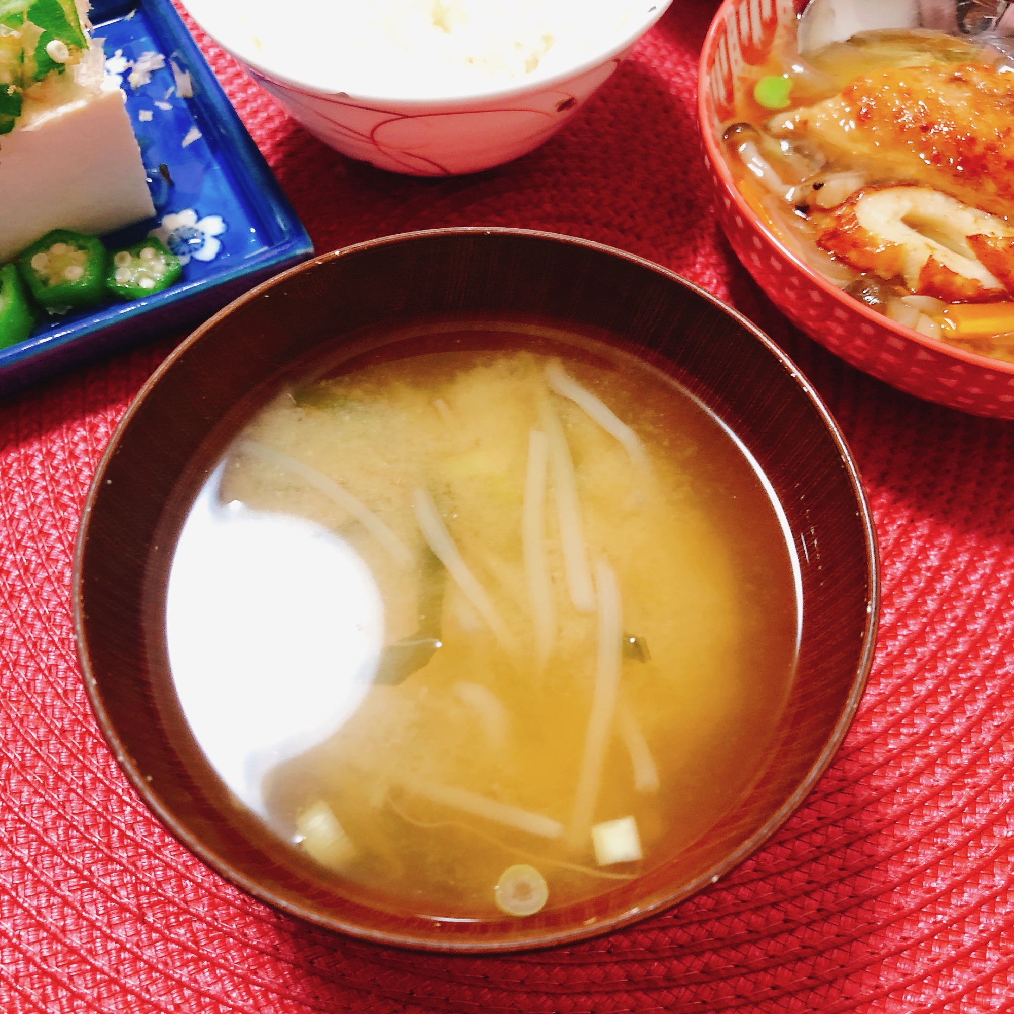 もやしわかめねぎ味噌汁