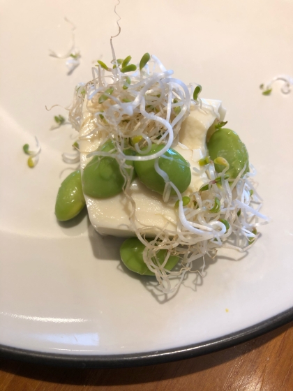 おつまみにᕷ˖枝豆on 柚子胡椒風味の冷奴 ꕤ୭*
