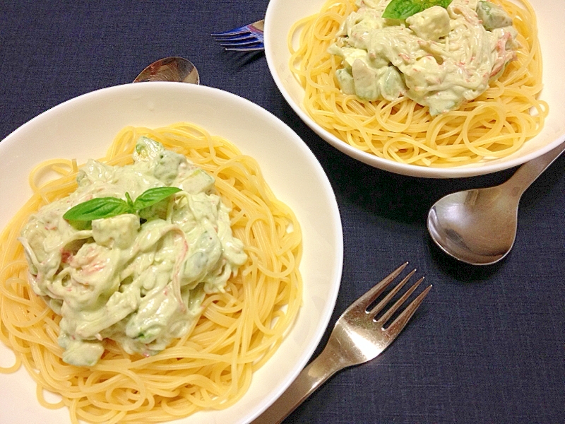 アボカドとカニカマ☆冷製クリームチーズパスタ