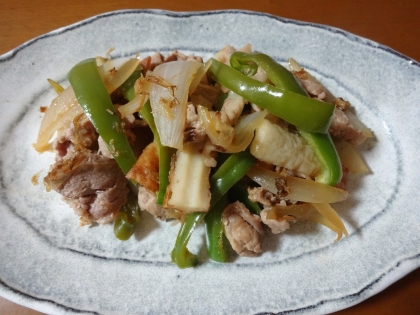 お肉少なめでも、竹輪とたっぷり野菜で食べごたえが十分ありますね！
お酢でさっぱりとしていて、美味しくいただきました♪