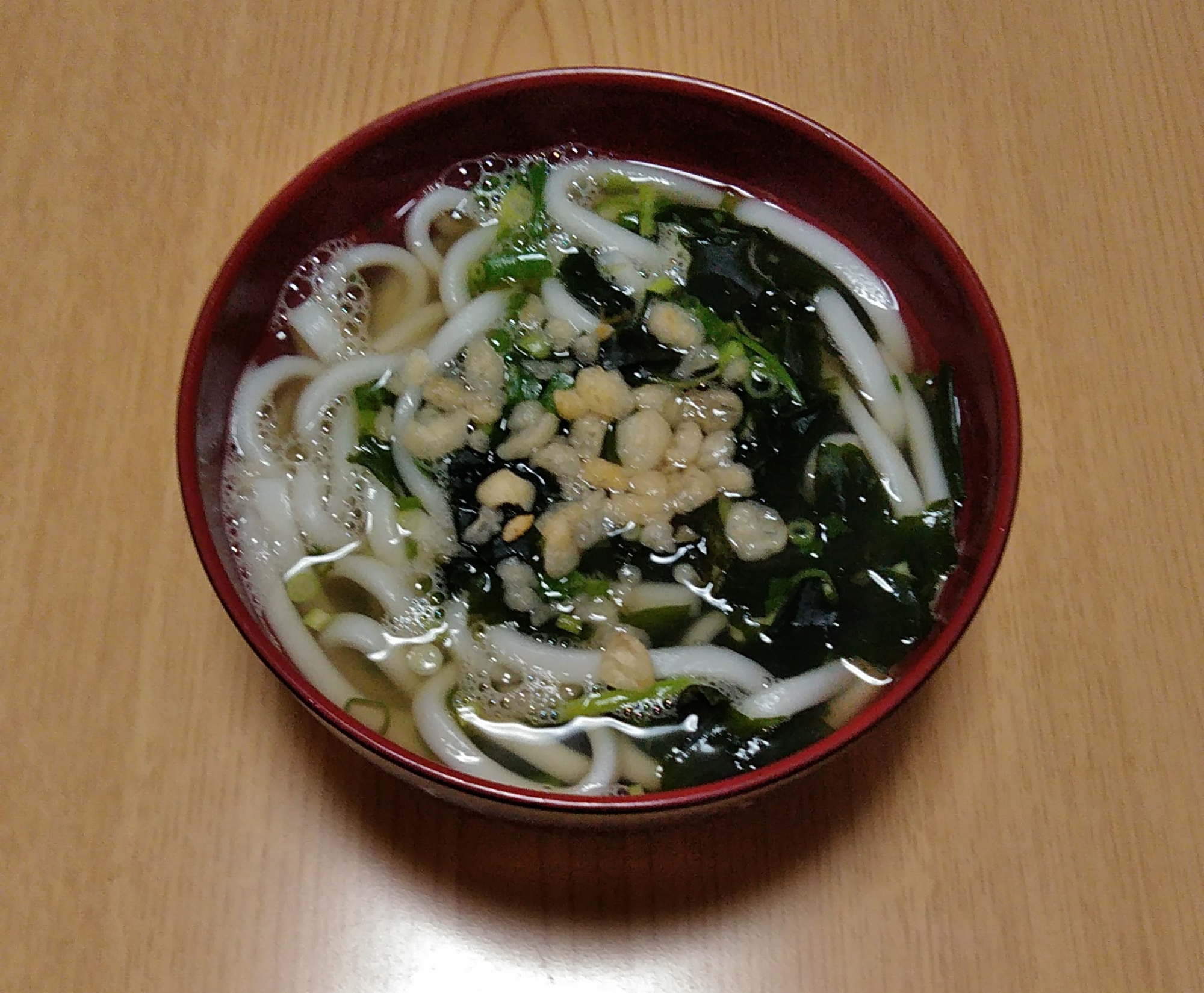 わかめと天かすうどん