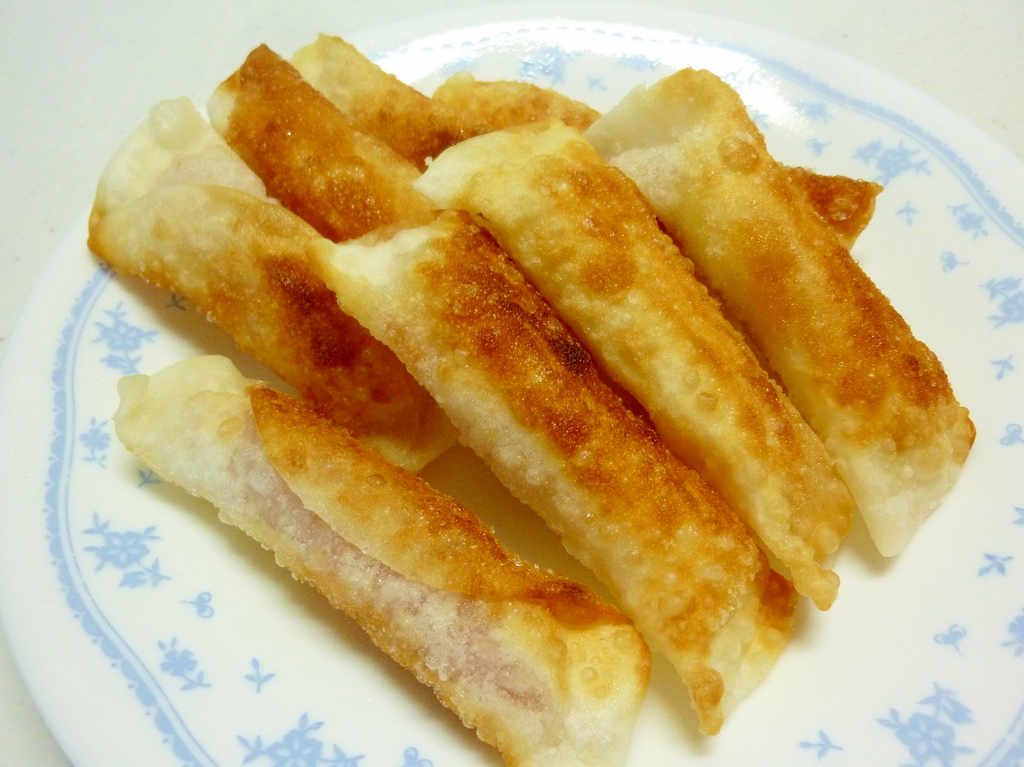 ☆餃子の皮で♪　ベーコンポテトチーズ巻き☆