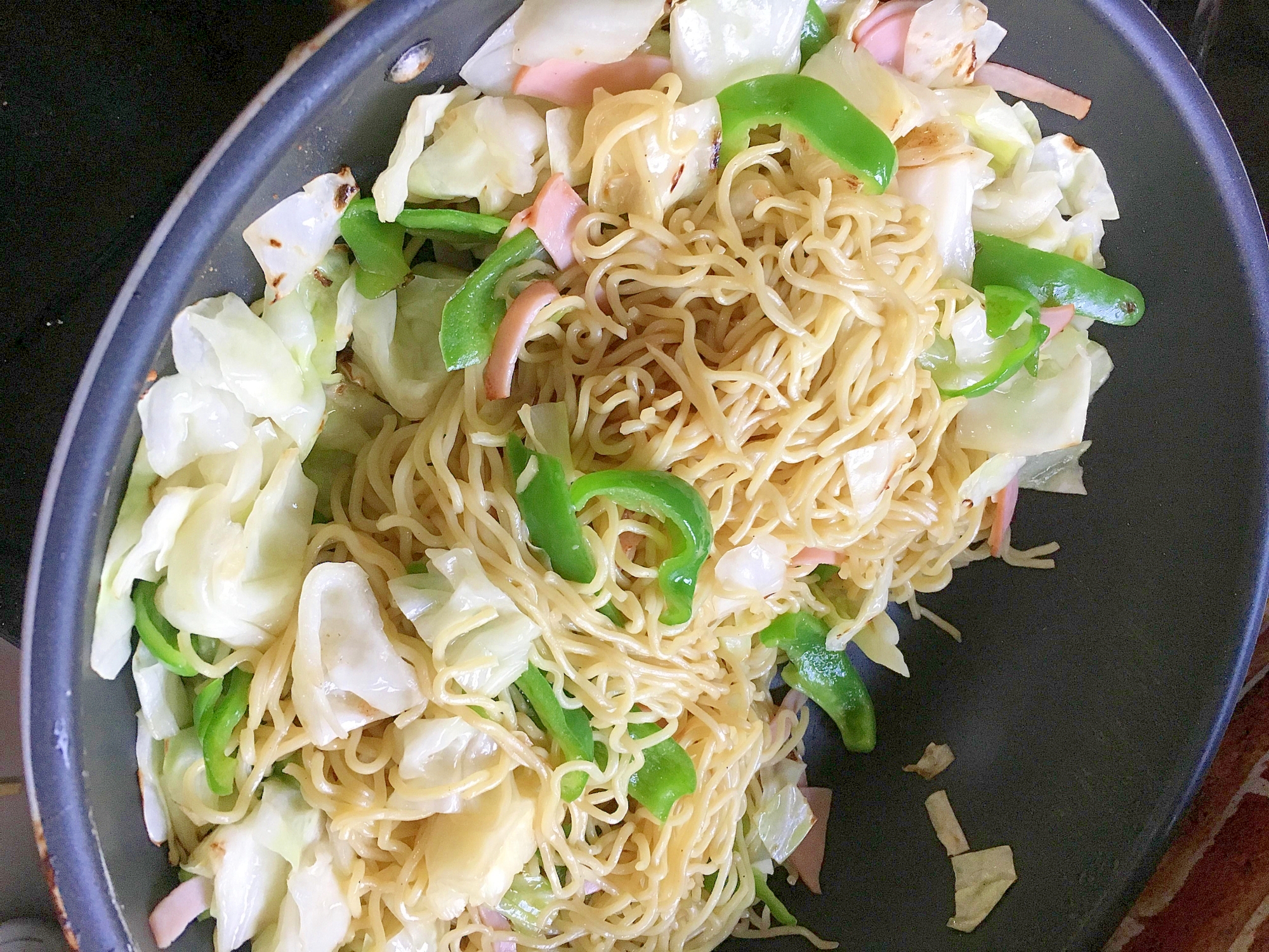 ハムと残り野菜で塩焼きそば