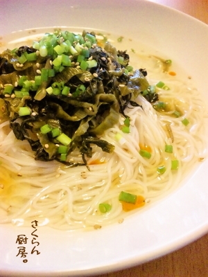 ダシは溶くだけ、高菜はのせるだけ★高菜そうめん。