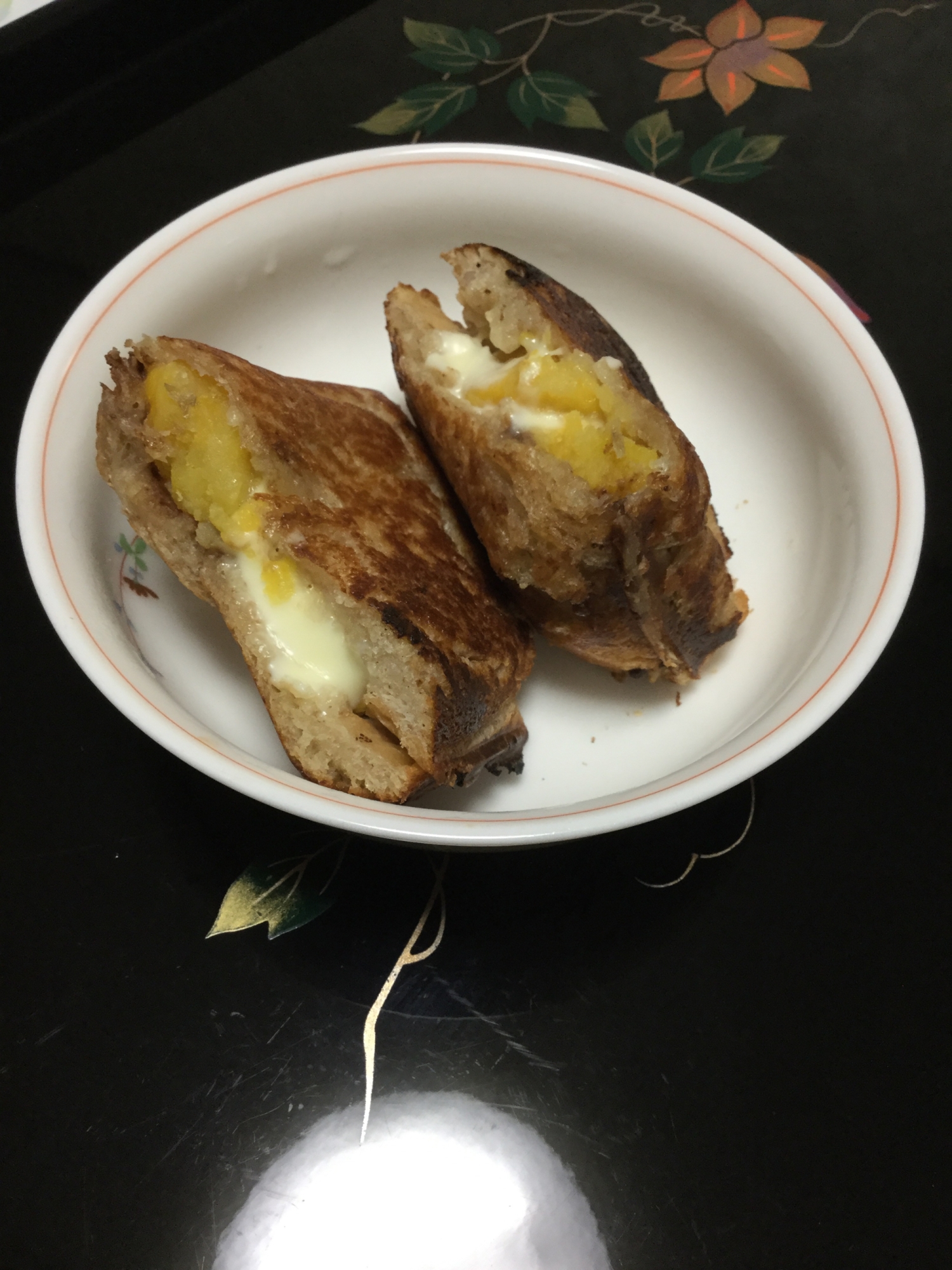 安納芋とチーズのホットサンド