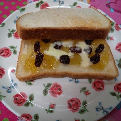 やなママ☆さん
おはようございます
トースターで失礼します
ホットサンドメーカーで焼く
やなママ☆さんのパン
美味しそうすぎて
たべてみたい〜