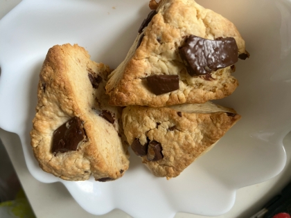 ココナッツ香るチョコ入り♡ぶさいくスコーン
