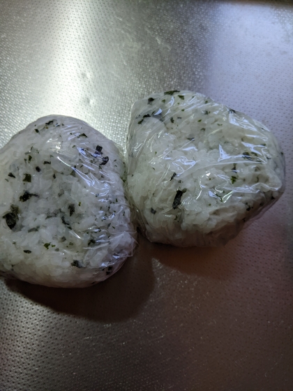 わかめの混ぜご飯おにぎり
