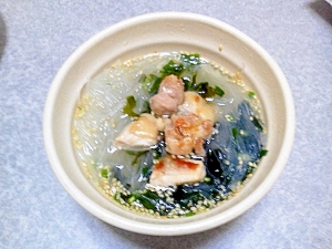カップスープで簡単♪蒸し鶏のヘルシーヌードル