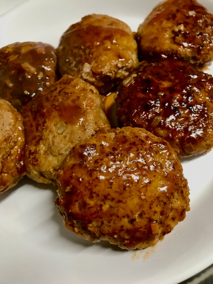 挽き肉とケチャップで簡単煮込みハンバーグ♪