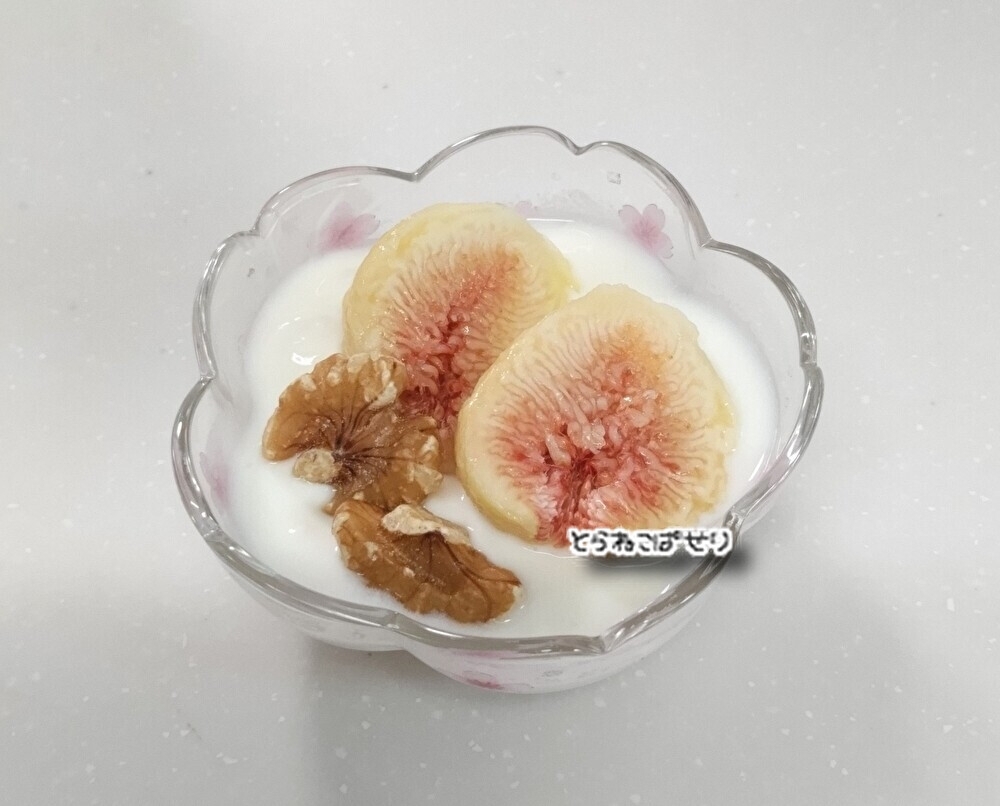 いちじくとナッツのヨーグルト