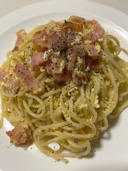 カルボナーラを作るのに生クリームがいらないのでお手軽に冷蔵庫の中にいつもあるパルメザンチーズで出来て美味しいので食べたくなったらすぐ作れるのでリピ決定です。