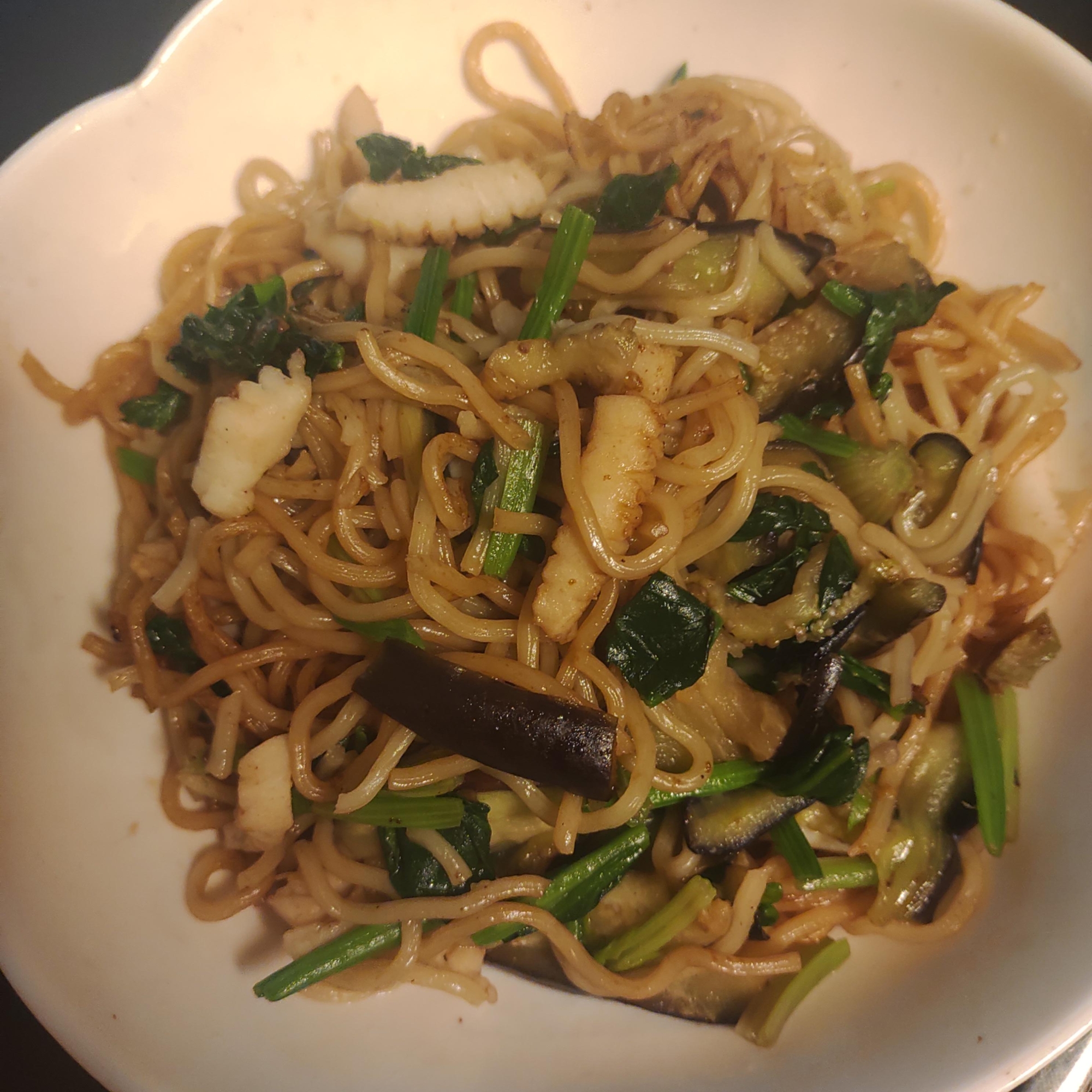 なす、ほうれん草のいか焼きそば