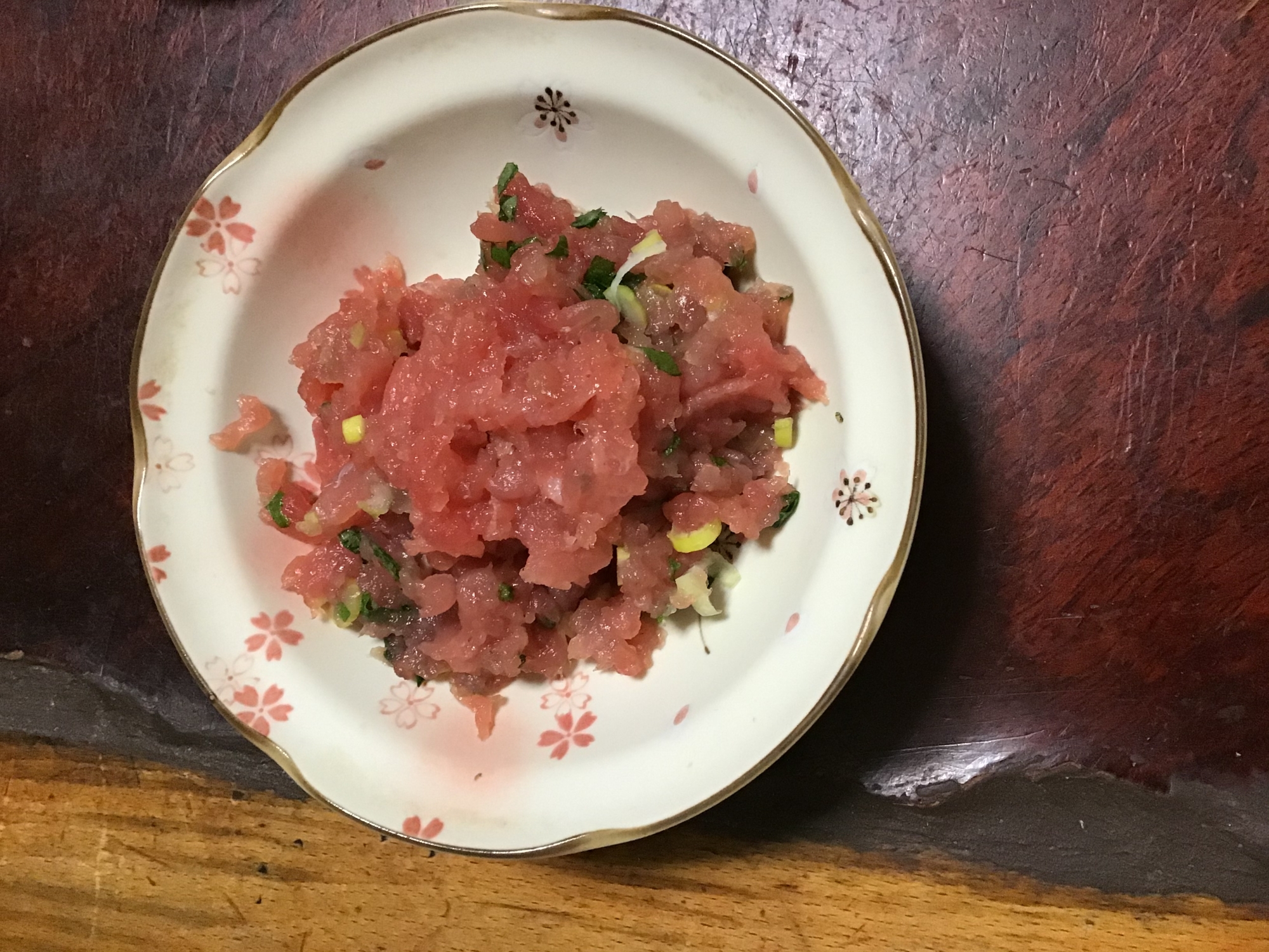 マグロの薬味和え。