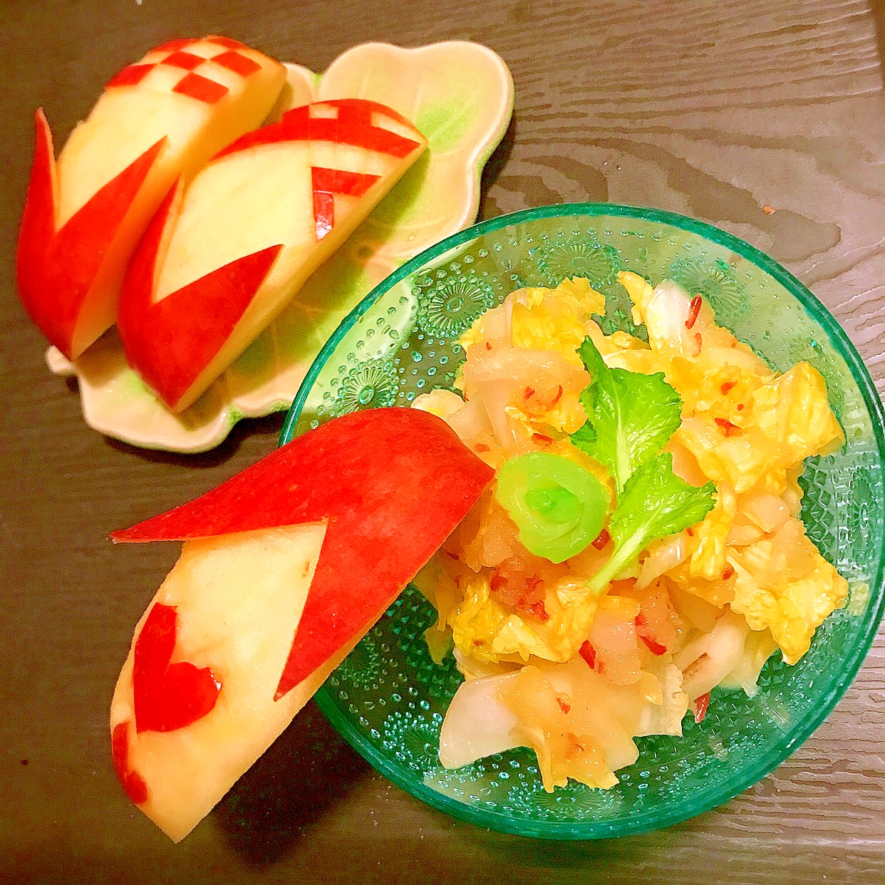 すりおろし林檎と白菜のフルーティコールスロー