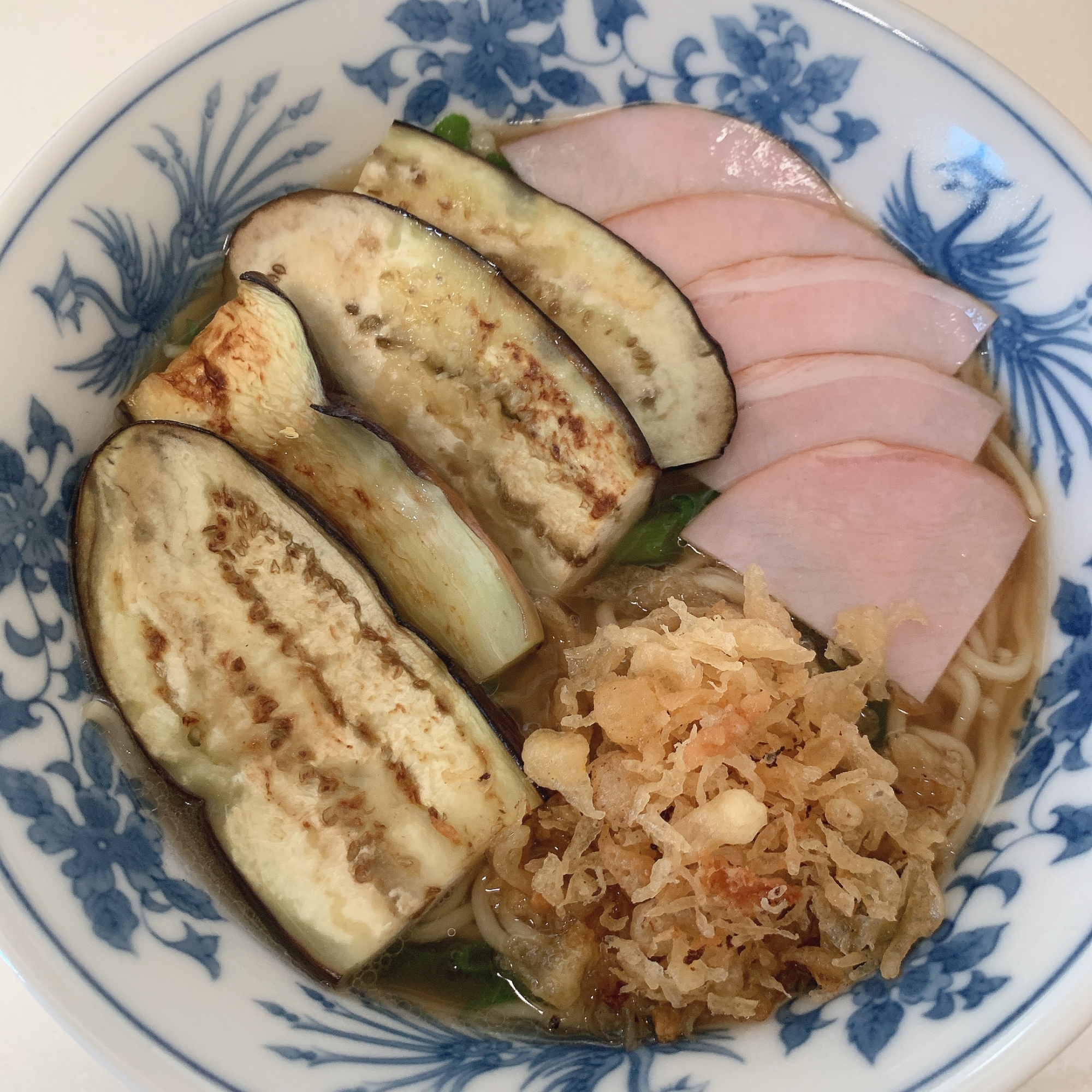 焼きなすと天かすラーメン