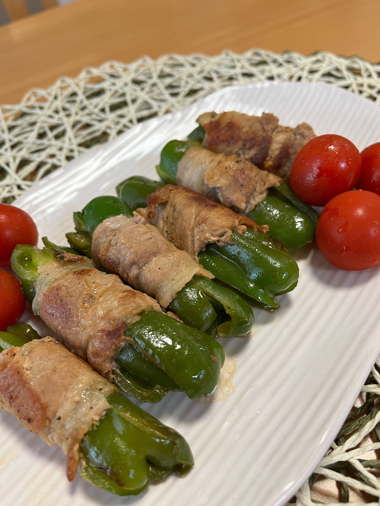 夕食にもお弁当にも♬肉巻きピーマン