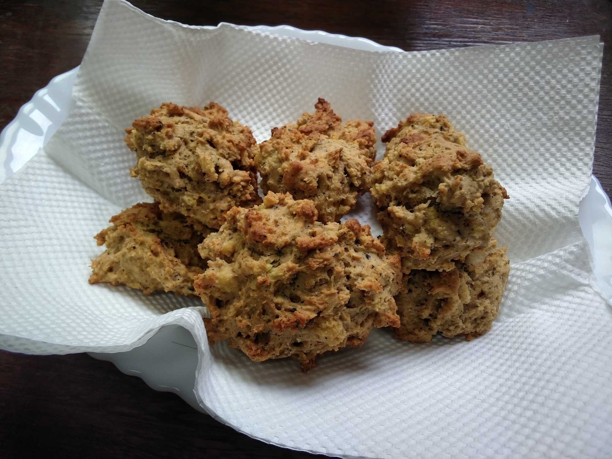 さつまいもと黒糖入り黒胡麻きな粉の焼き菓子