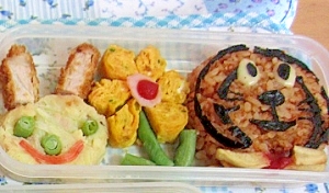 ドラえもんとウサギのお弁当