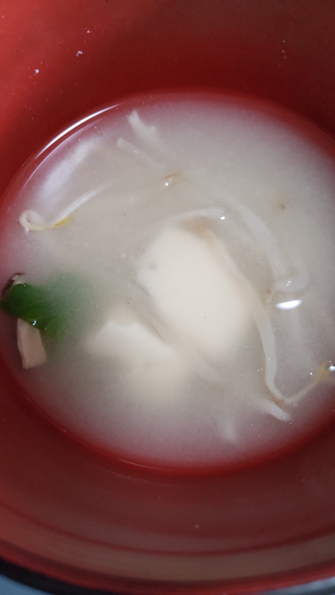 もやしと豆腐の味噌汁