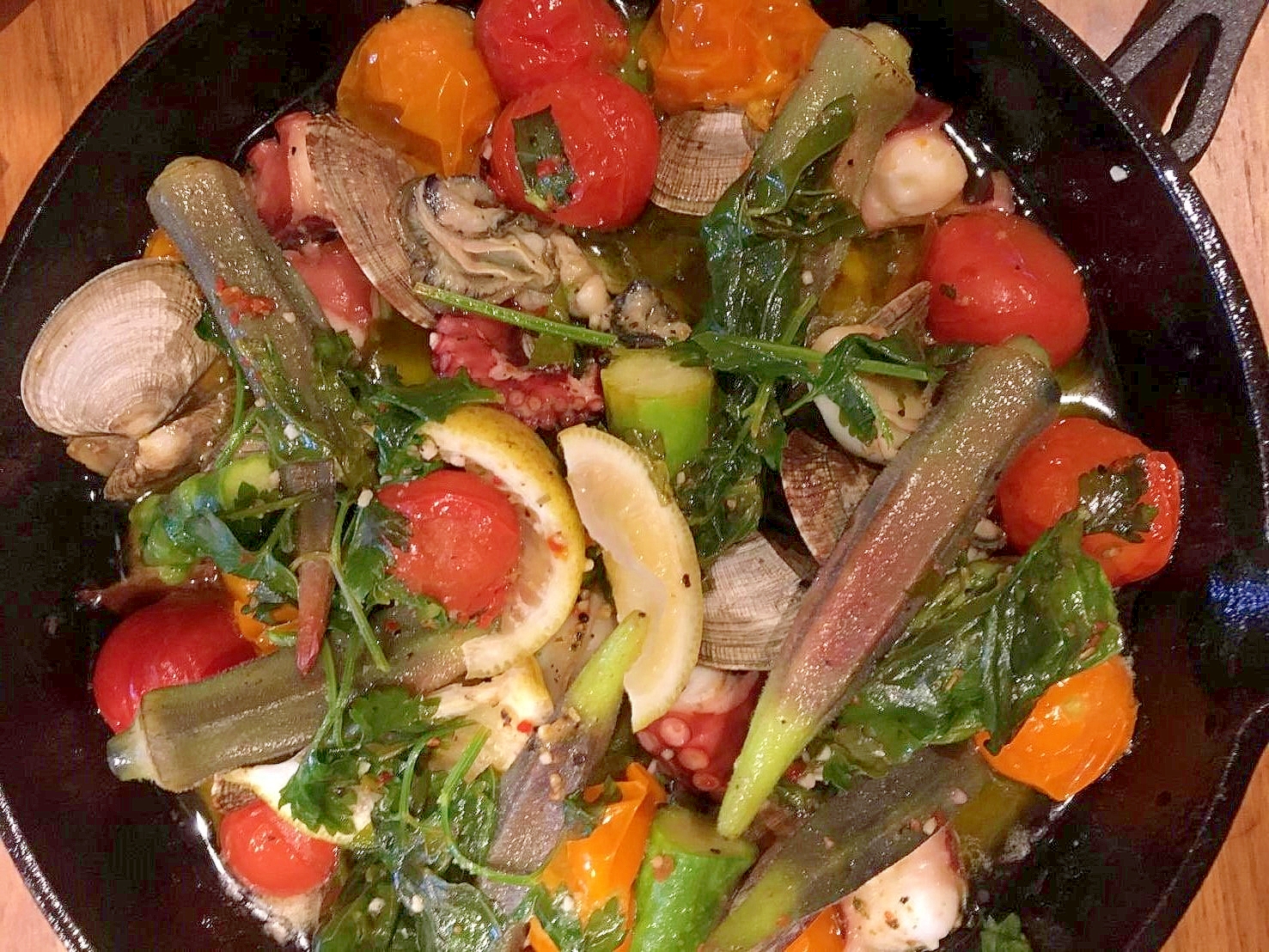 アヒージョ カキ アサリ タコ 赤オクラ トマト レシピ 作り方 By Do De 楽天レシピ アヒージョ カキ アサリ タコ 赤オクラ トマト レシピ 作り方 By Do De 楽天レシピ